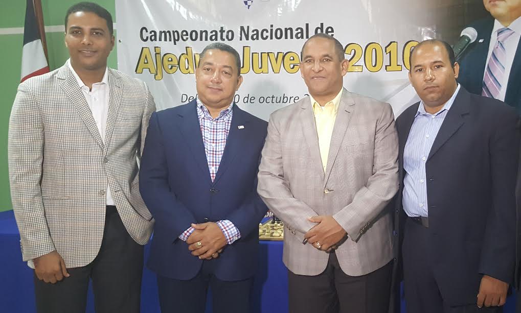 Lic. Wily González, Dr. Alejandro Herrera, Vicealmirante Edmundo Félix Pimentel Lic. Braulio Ramirez Vicepresidente del Comité Organizado.