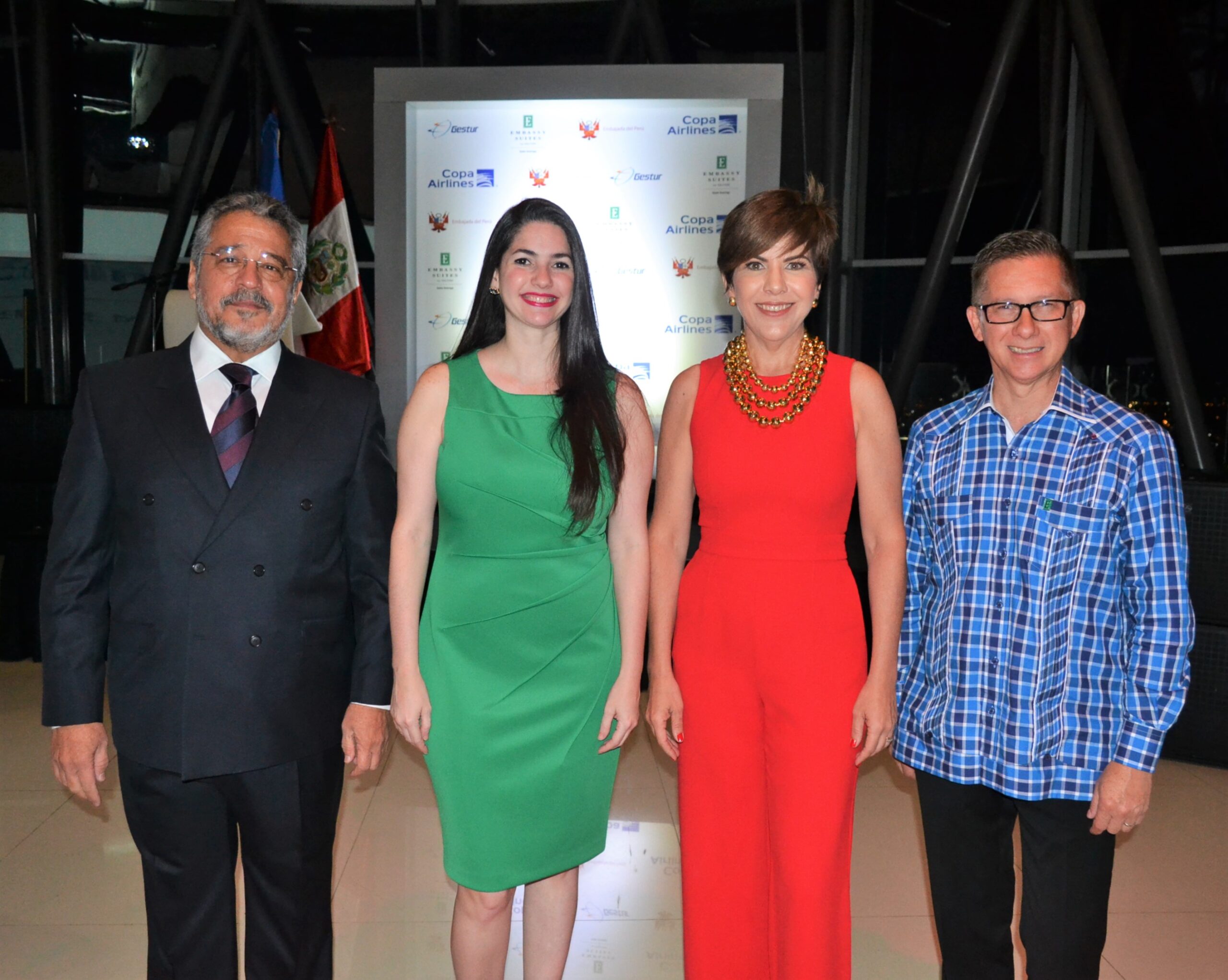 Augusto Freyre Layzequilla, Virginia Gómez, Theresa Sullivan y Leonardo Ramírez