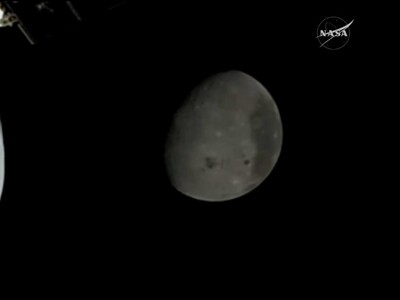 Astronautas de Artemis II alcanzan la órbita lunar