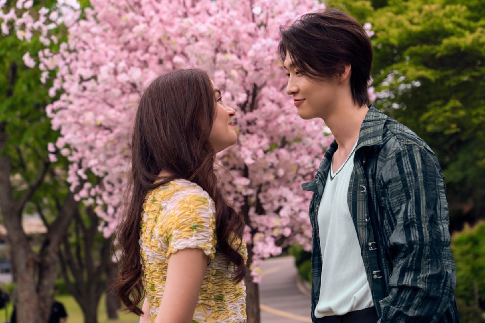 Besos, Kitty regresa con más clichés y Lara Jean
