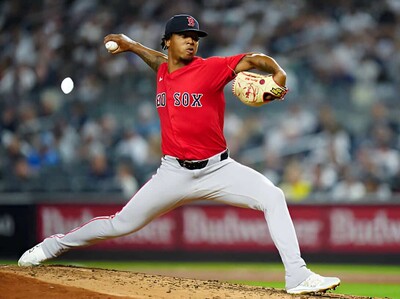 Brayan Bello permite cuatro carreras en tres innings