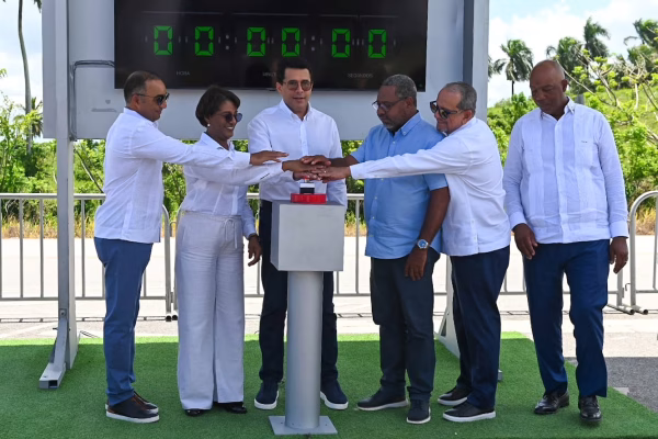 David Collado deja iniciados los trabajos de la carretera que une Nisibón-Uvero Alto