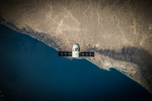 Del almacén al satélite: hay dos startups madrileñas que quieren resolver el laberinto logístico del espacio