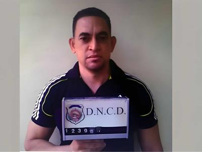 Dictan 30 años de cárcel a oficial policial cabecilla de red de drogas