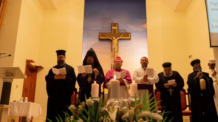 Dubái: Oración ecuménica por la paz con líderes cristianos emiratíes