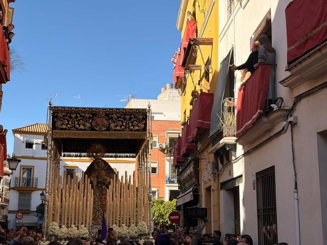 El alquiler de balcones en Semana Santa de Sevilla tributa en el IRPF: Hacienda reclamará su parte de los beneficios obtenidos