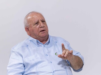 El doctor Fadul puso su consultorio en orden