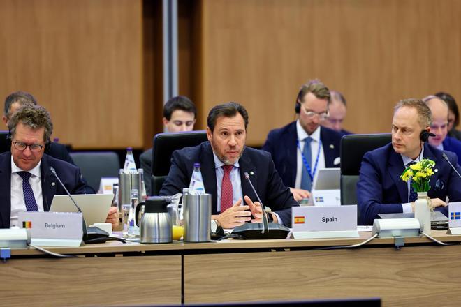 El ministro Óscar Puente pide complicidad a la UE para acelerar la entrega de trenes tras el fiasco de Rodalies