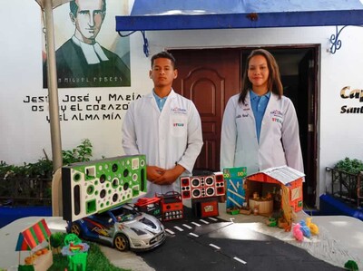 Estudiantes exhiben talento en feria científica Stem en Santiago
