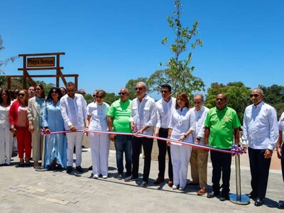 Inauguración del mejoramiento playa Sosúa y plaza de vendedores