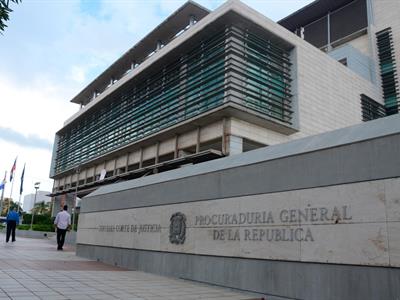 Incautan televisores, camiones y una yipeta del año y arrestan siete