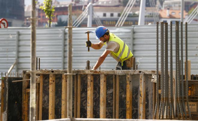 Javier Sequera, profesional de la construcción: "Como hay tanta falta de profesionales cualquiera dice que es oficial de primera"