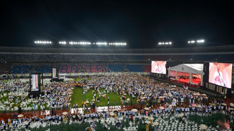 León XIV en suelo guineano: ¡La Iglesia necesita vuestro entusiasmo!