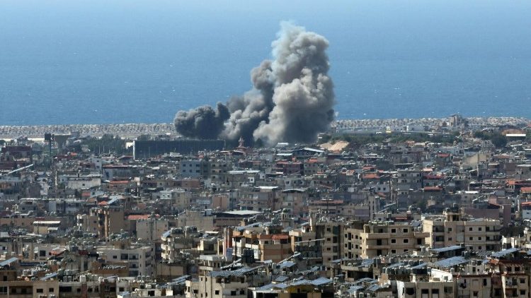 Líbano: Beirut devastada por ataques aéreos israelíes deja centenares de muertos