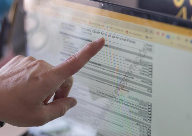 Más de 1,28 millones de contribuyentes presentan la declaración de la renta en el primer día