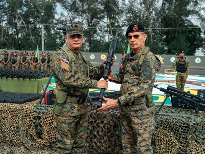 Ministerio de Defensa entrega nuevo equipamiento militar al Ejército