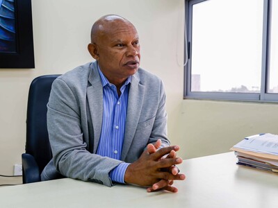 Oscar Peña resalta la importancia de la carrera de Comunicación Social en la UASD