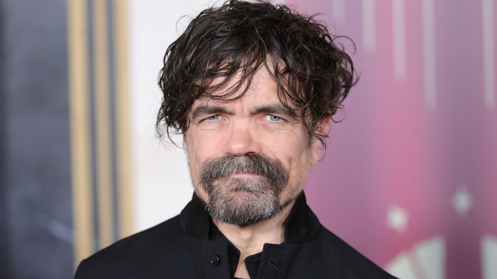 Peter Dinklage se suma a la segunda temporada de Alien: Planeta Tierra