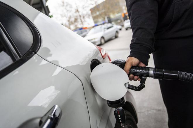 Precio de la gasolina y diésel hoy, 7 de abril en España por la Guerra de Irán: ligeras subidas de ambos combustibles