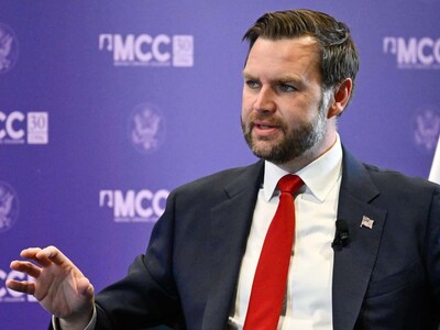 Vance se burla de propuesta de paz Irán y menciona ChatGPT