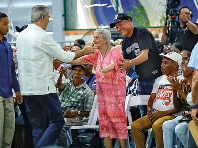 Abinader afirma que  eliminó prácticas ilegales sobre terrenos en barrios