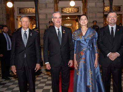 Abinader participa en cena oficial ofrecida por Rodrigo Chaves