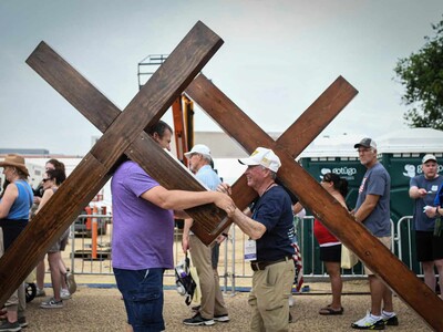 Administración de Trump promueve los orígenes cristianos de EE. UU.