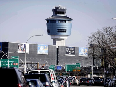 Aeropuerto LaGuardia mantiene cierre de pista por socavón