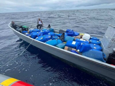 Agentes españoles incautan alijo récord de cocaína en barco