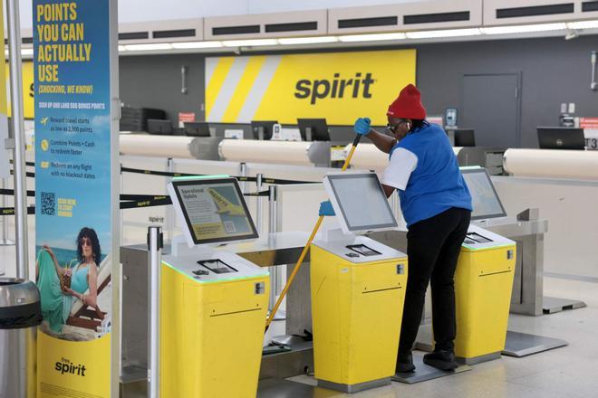 Avianca ofrece opciones de retorno a pasajeros afectados por la quiebra de la compañía estadounidense Spirit Airlines