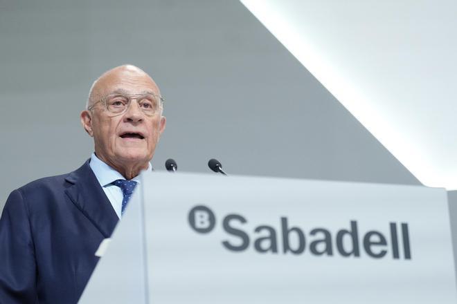 Banco Sabadell gana 347 millones hasta marzo, un 29,1% menos, por la caída del margen de intereses y prejubilaciones