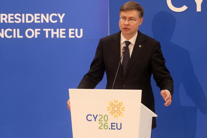 Bruselas advierte de que emitir más deuda común de la UE "no sale gratis"