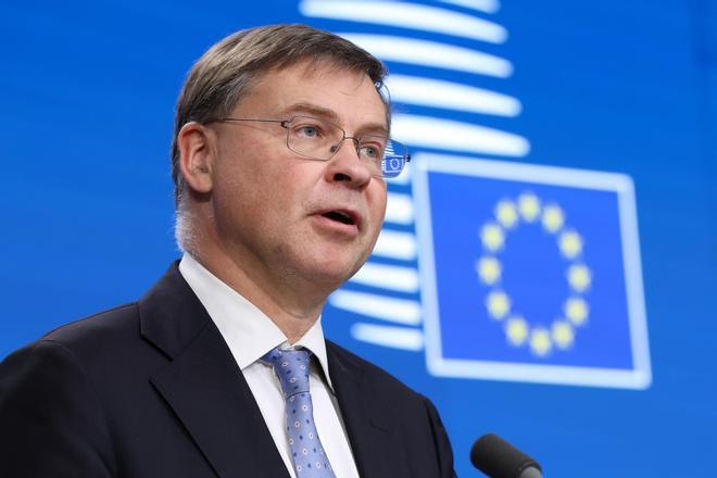 Bruselas reconoce que la economía europea se acerca a la estanflación: menor crecimiento y mayor inflación