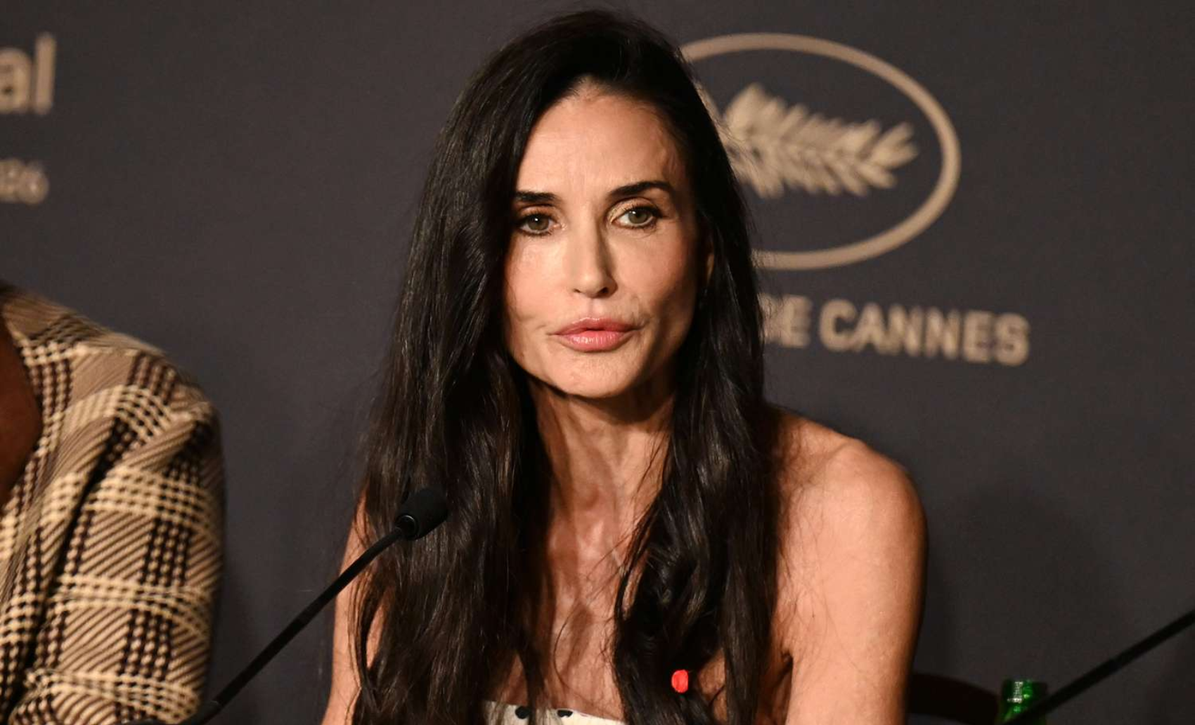 Demi Moore advierte que Hollywood no podrá frenar la IA