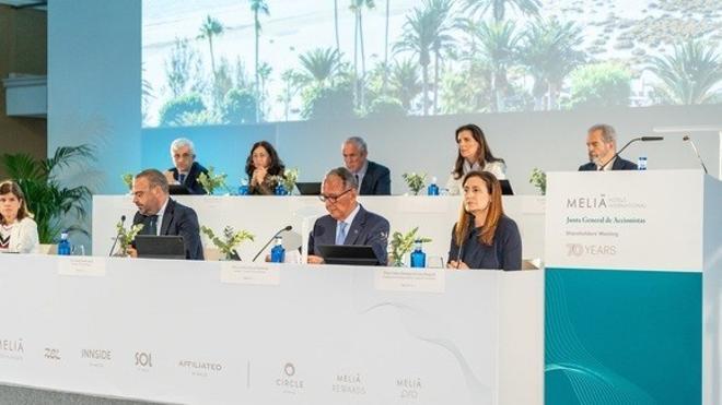 Dos accionistas de Meliá, miembros de la familia Escarrer, cuestionan el "blindaje" de su presidente