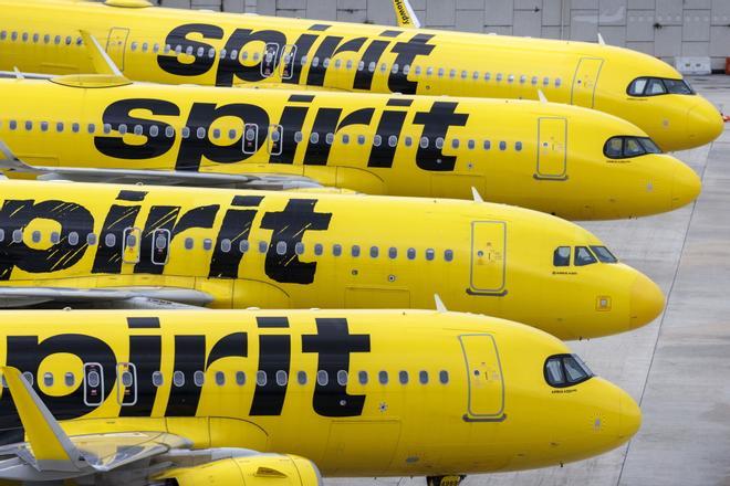 El Banco Sabadell aflora una exposición de 8,8 millones a la quiebra de Spirit Airlines, la primera aerolínea que colapsa por la crisis del combustible