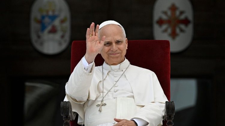 El Papa a los napolitanos: Que el mal no abrume el anhelo de vida, justicia y paz