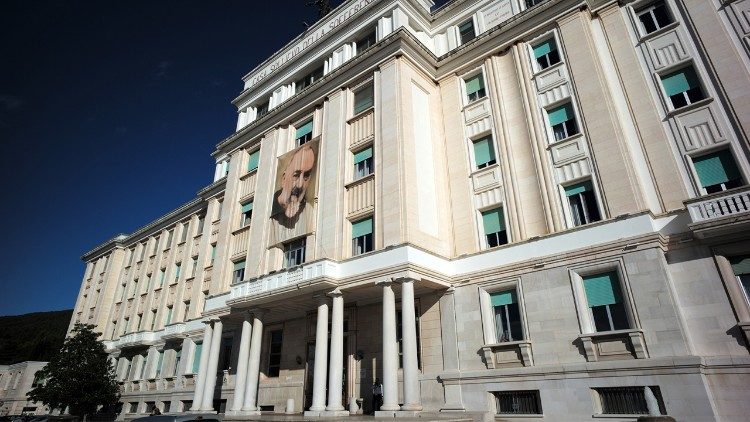 El Papa crea una comisión para relanzar Casa Sollievo della Sofferenza