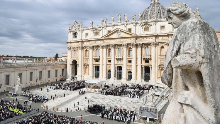 El Papa y sus catequesis sobre el Concilio, la "Estrella Polar" para el camino de la Iglesia