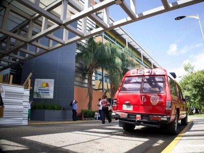 Evacúan empleados tras conato de incendio en Ministerio de Turismo