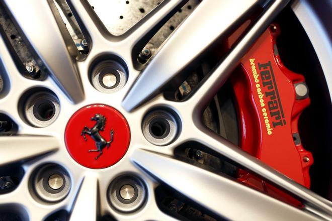 Ferrari borra 3.660 millones de euros en bolsa tras estrenar su primer coche eléctrico