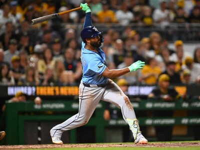 Junior Caminero jonronea más que en 2025