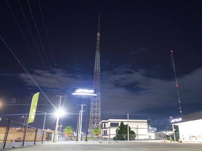 Las torres oscuras amenazan vuelos nocturnos
