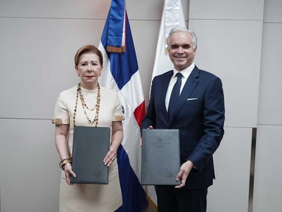 Minerd y Sur Futuro firman acuerdo para reforzar educación en valores