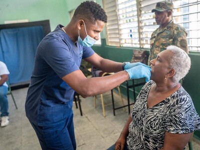 Ministerio de Defensa realiza operativo médico en Montecristi