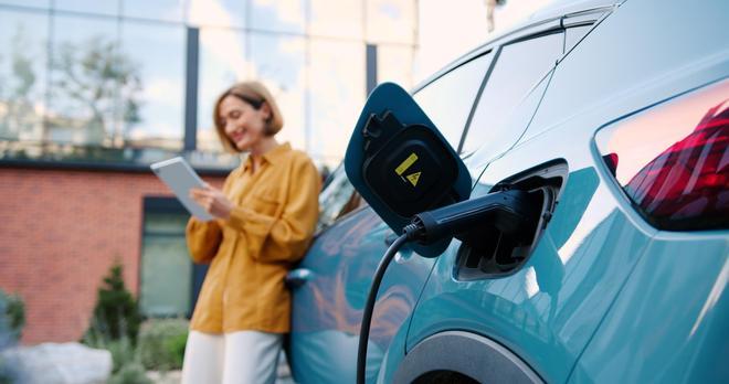 Moverse en coche eléctrico por menos de 2 euros los 100 km: así está cambiando la movilidad