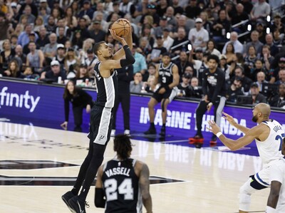 NBA: Wembanyama pone a Spurs a un paso de final del Oeste