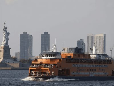 Nueva York aumenta servicio de ferry por la llegada del verano