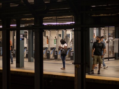 Pelea en tren de El Bronx deja un muerto por homicidio involuntario