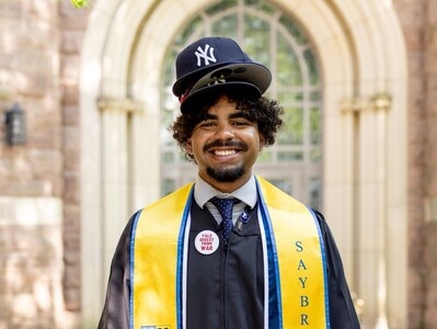 Premio Nakanishi en Yale para estudiante dominicano